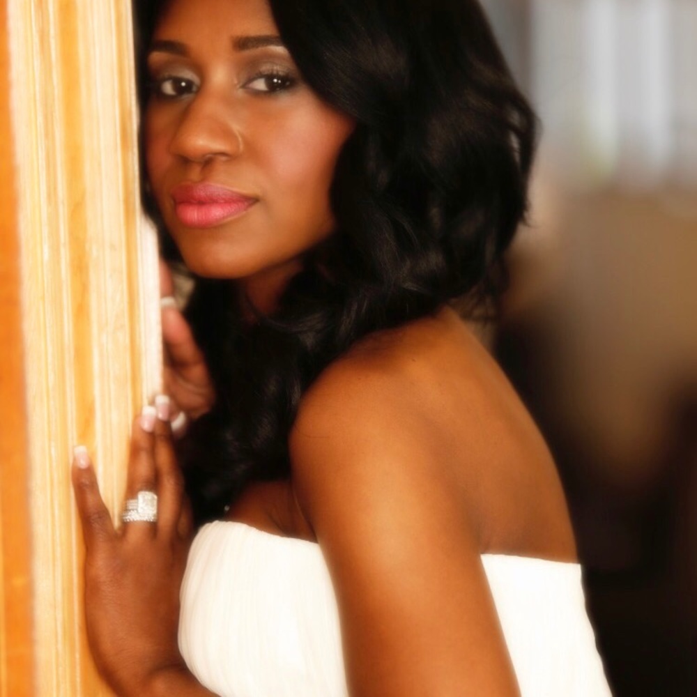 Welcome to Antoinette’s Lux Closet. - Picture 6 of 8